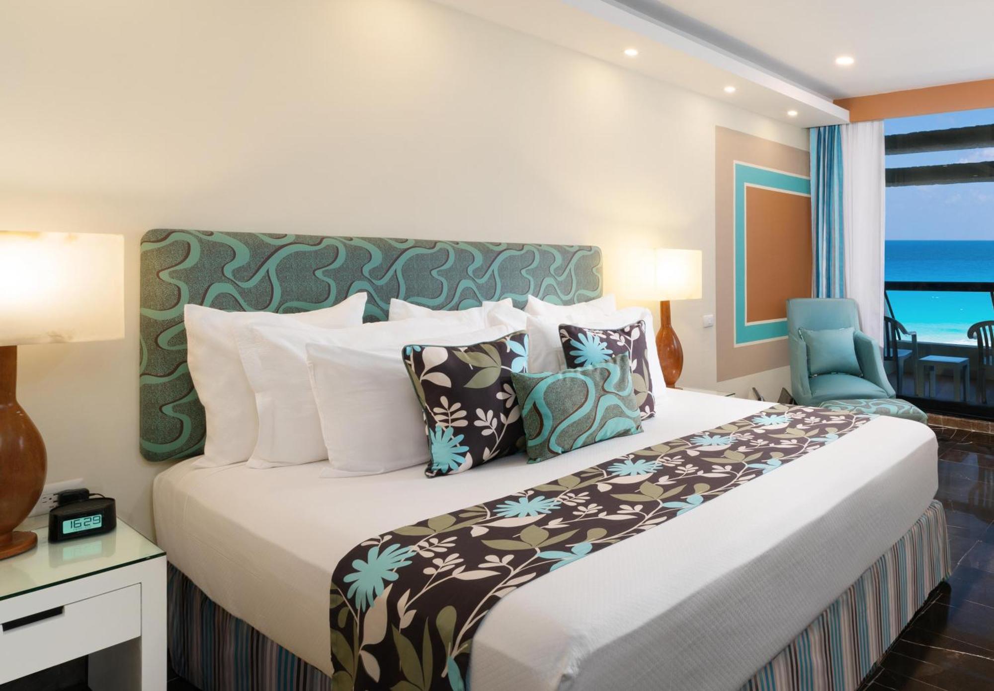 The Pyramid Cancun By Oasis Exterior photo Deluxe Ocean View