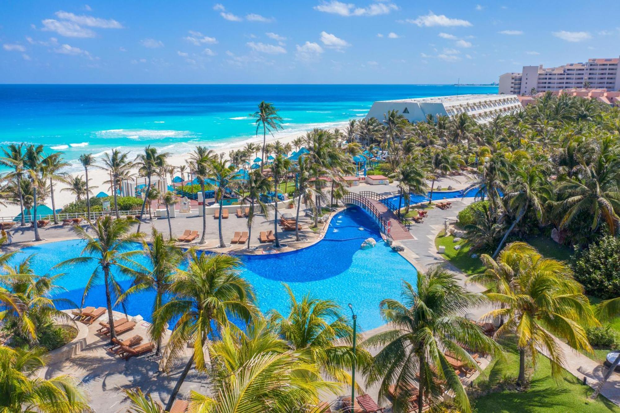 The Pyramid Cancun By Oasis Exterior photo Cancún